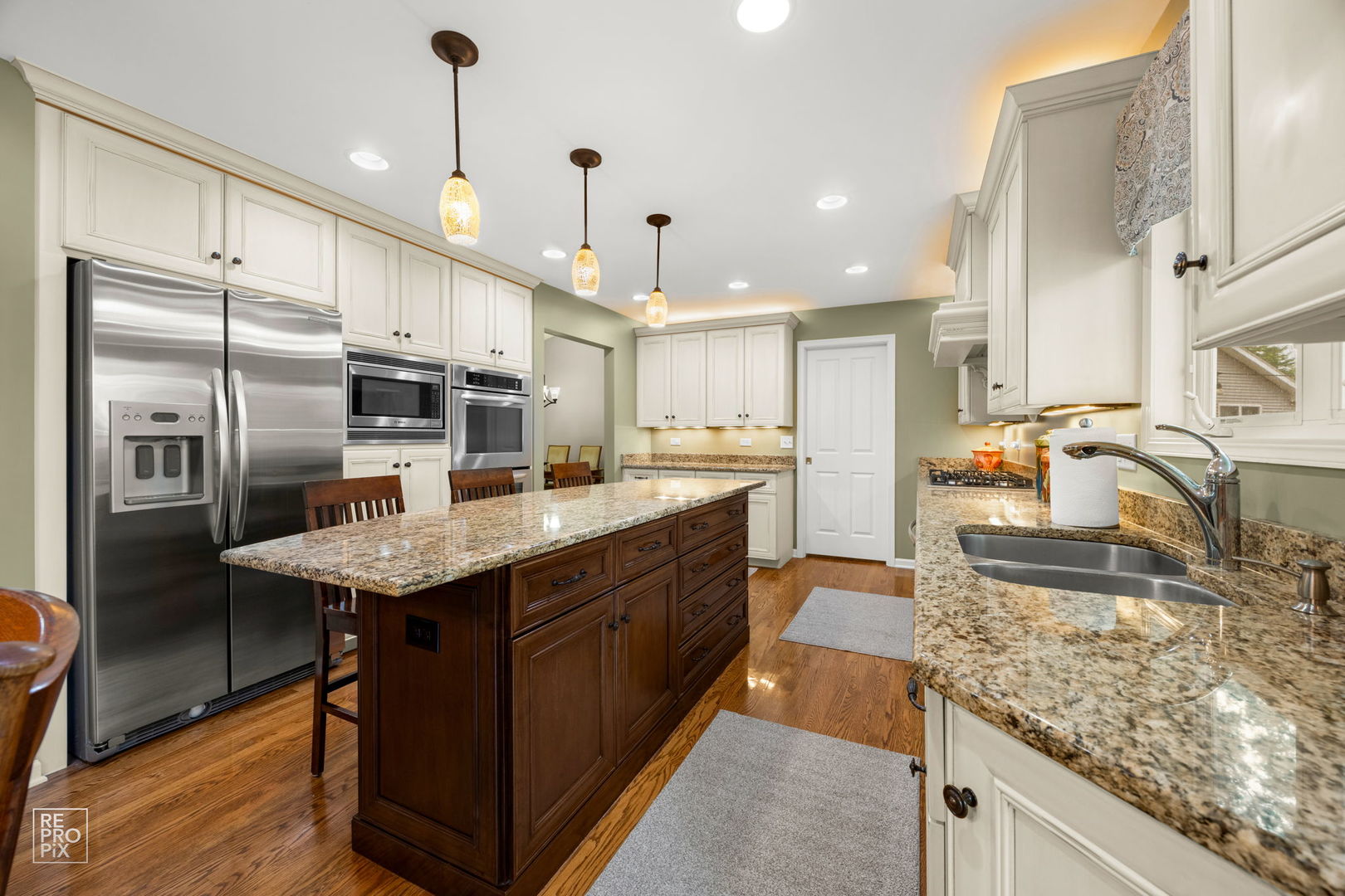 2854 Saint Anton Court, Lisle, IL 60532