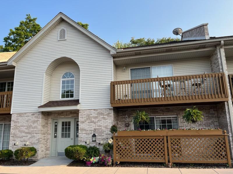 800 Madison Street #2C, Lockport, IL 60441