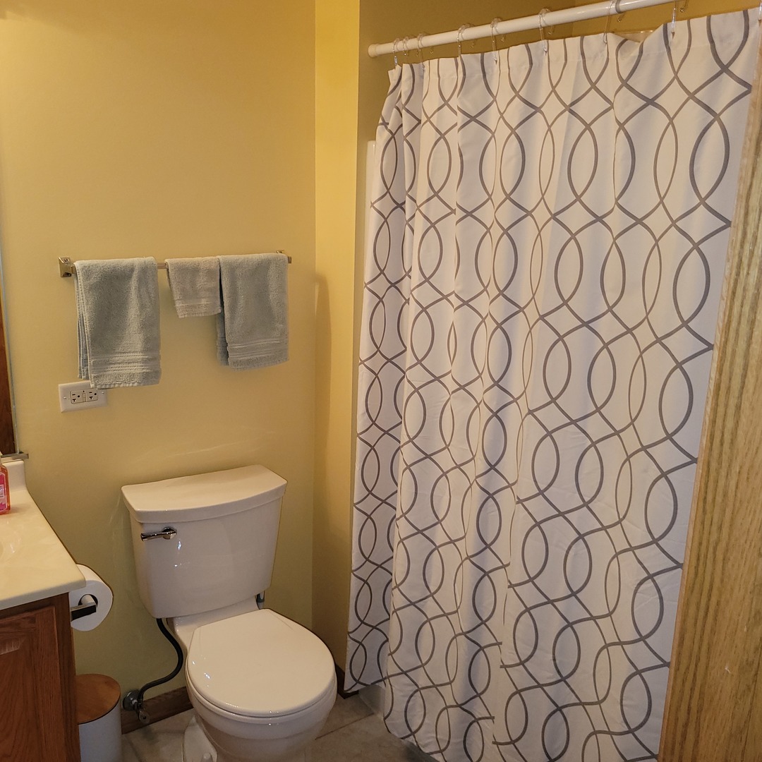 800 Madison Street #2C, Lockport, IL 60441