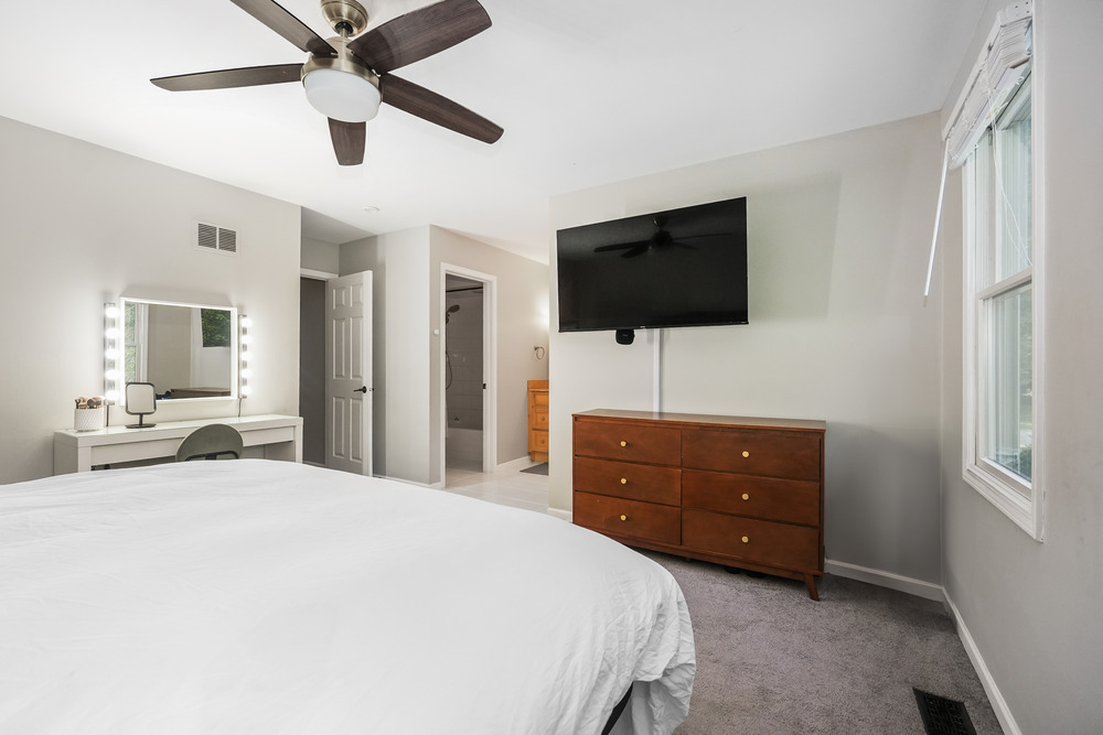 6S049 Greenwood Court, Naperville, IL 60540