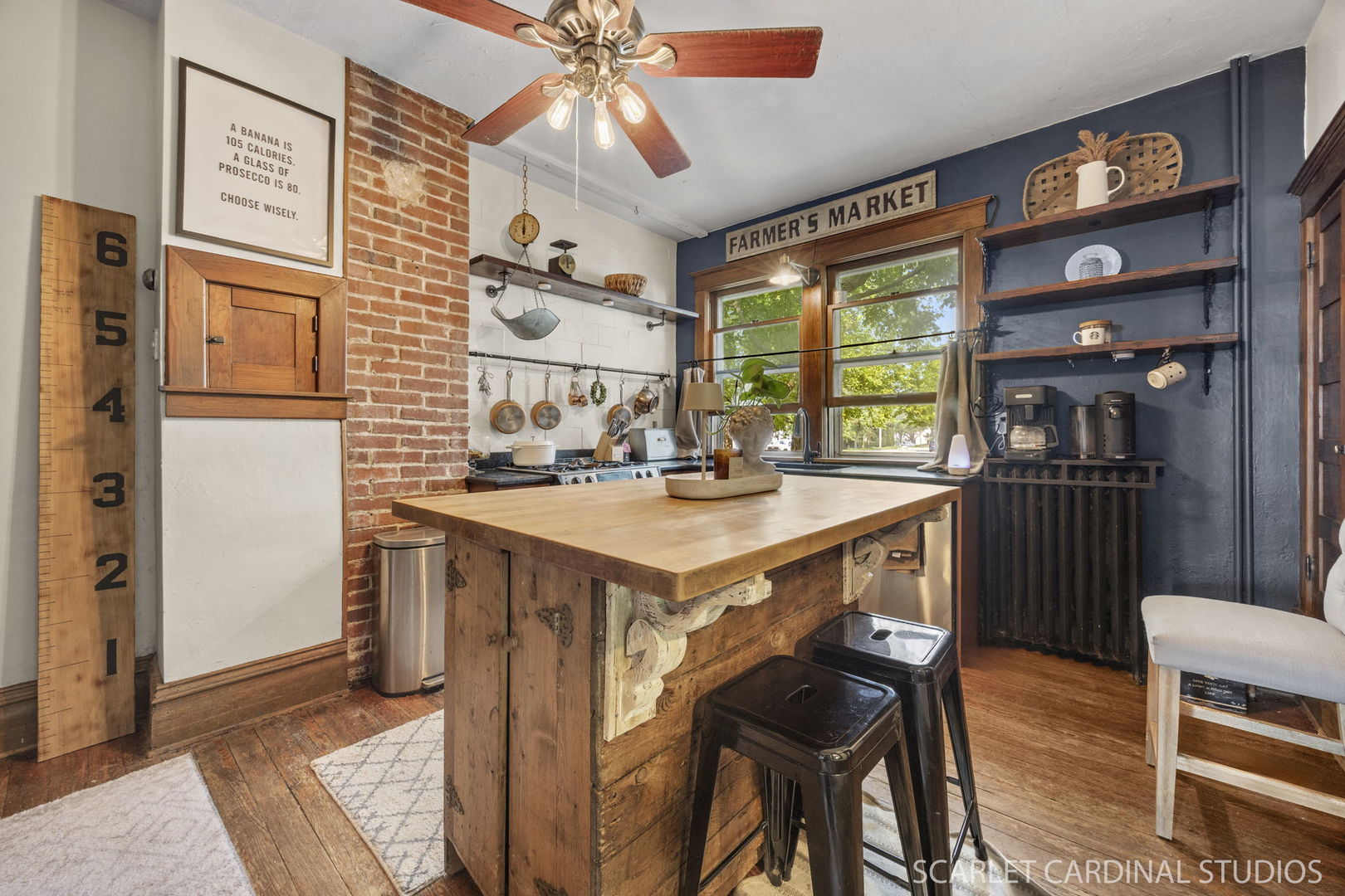 96 E Washington Street, Oswego, IL 60543