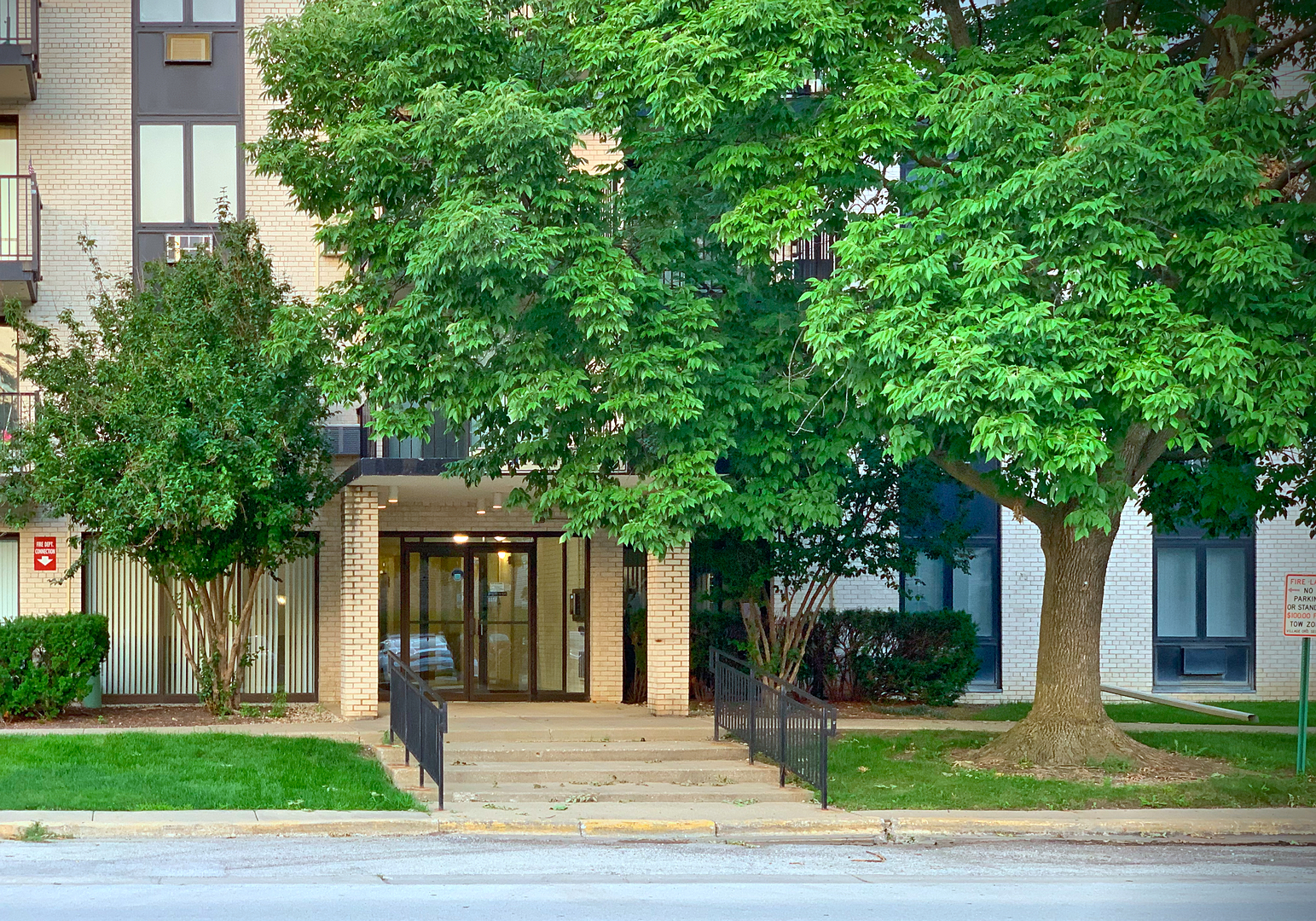 9701 N Dee Road #4N, Niles, IL 60714