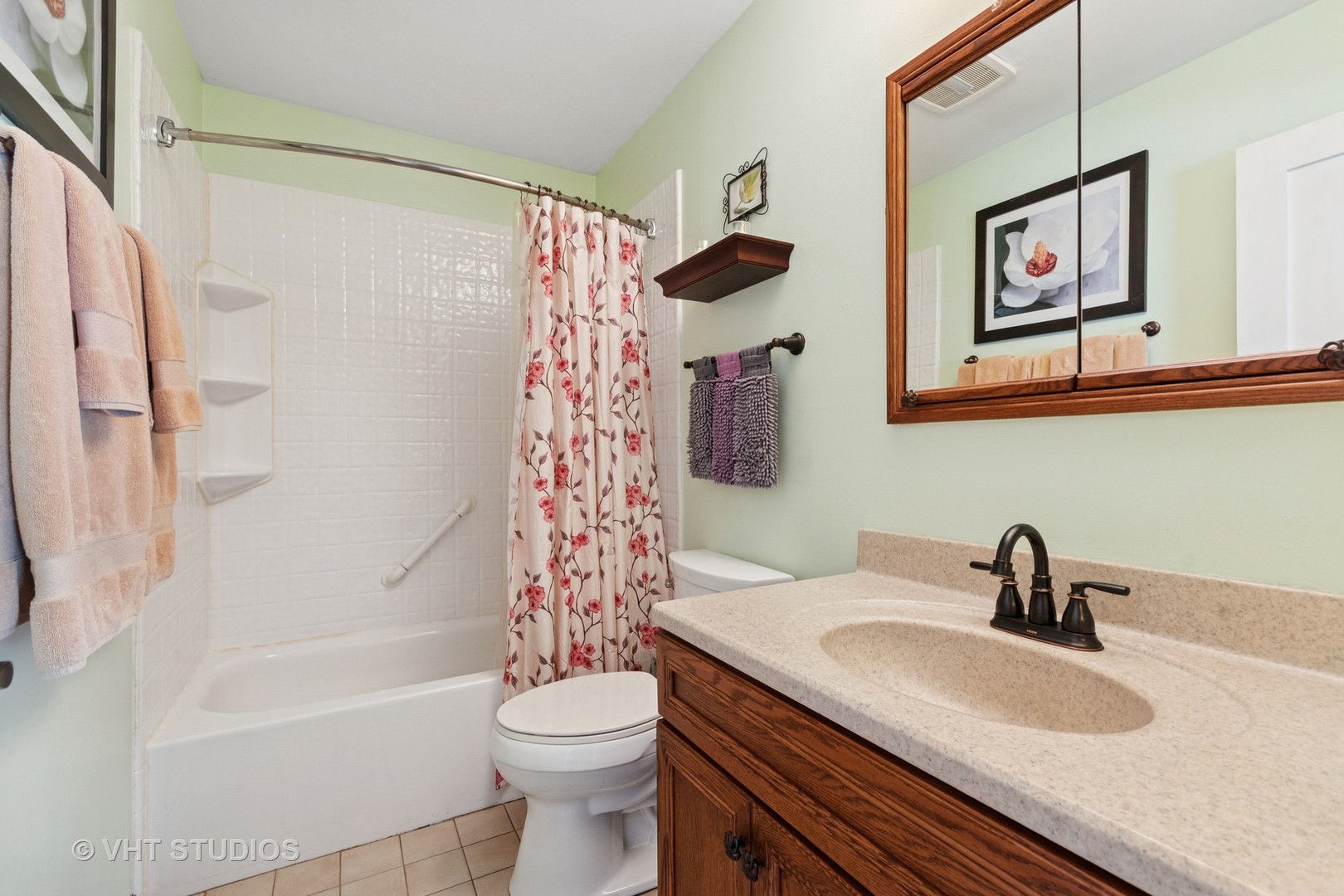 213 Plymouth Lane, Bolingbrook, IL 60440