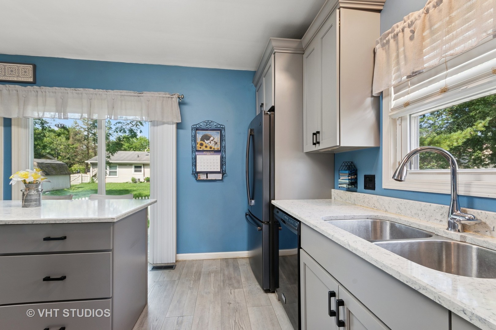213 Plymouth Lane, Bolingbrook, IL 60440