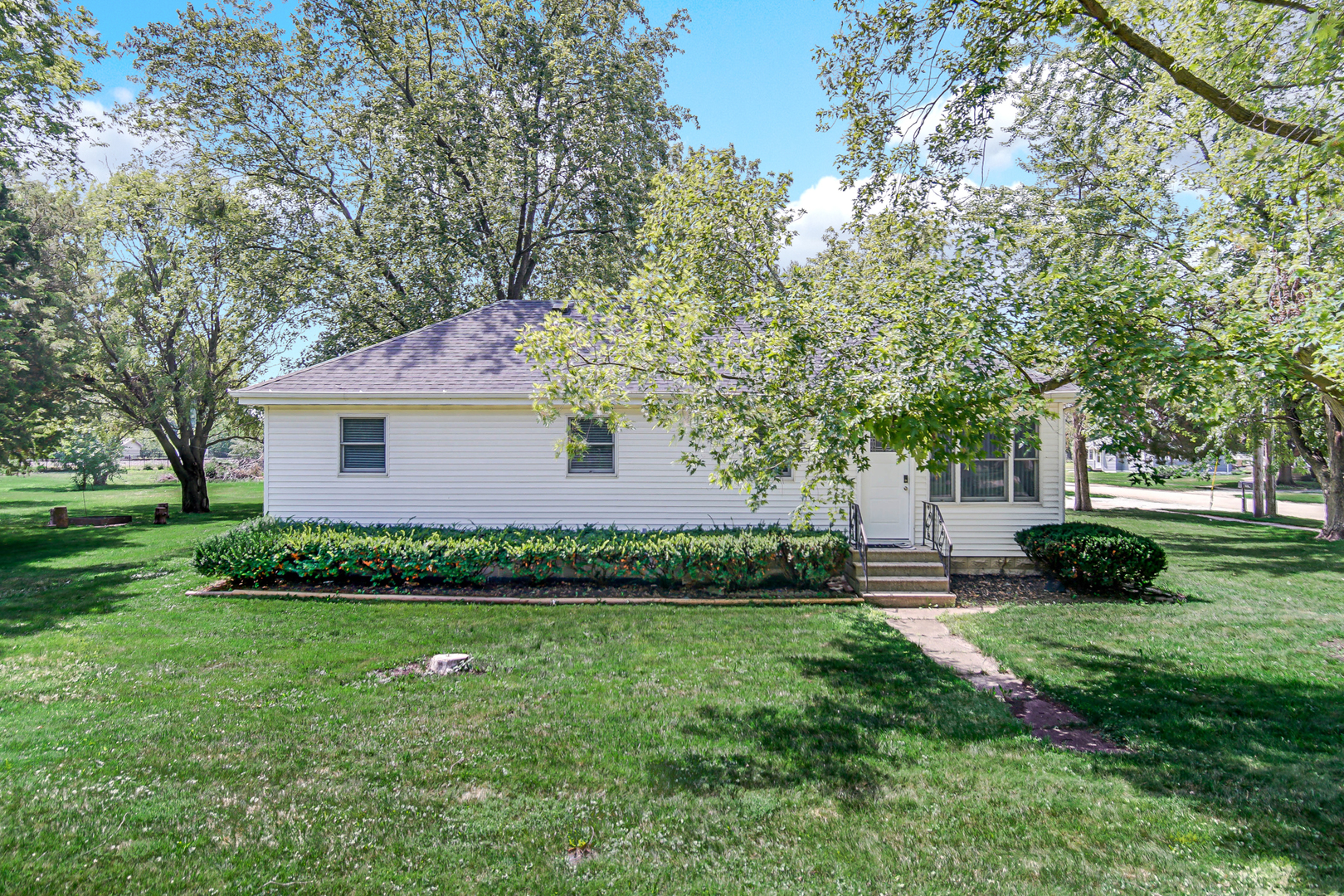 318 W Main Street, Gardner, IL 60424
