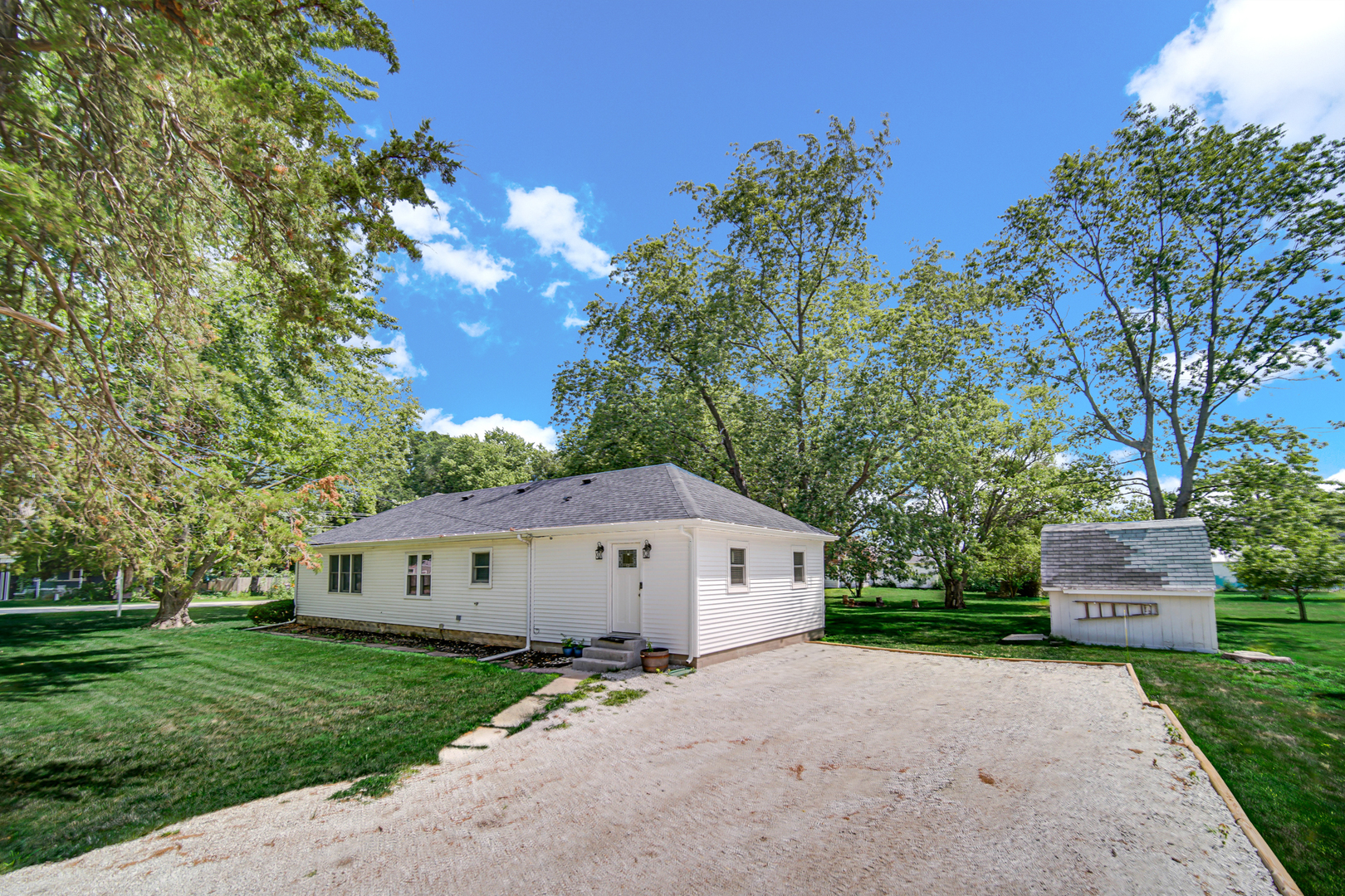 318 W Main Street, Gardner, IL 60424