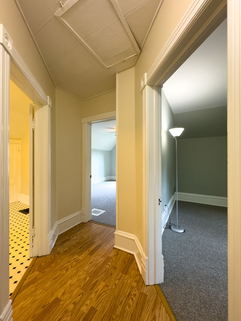 909 BELLEVUE Avenue, Elgin, IL 60120