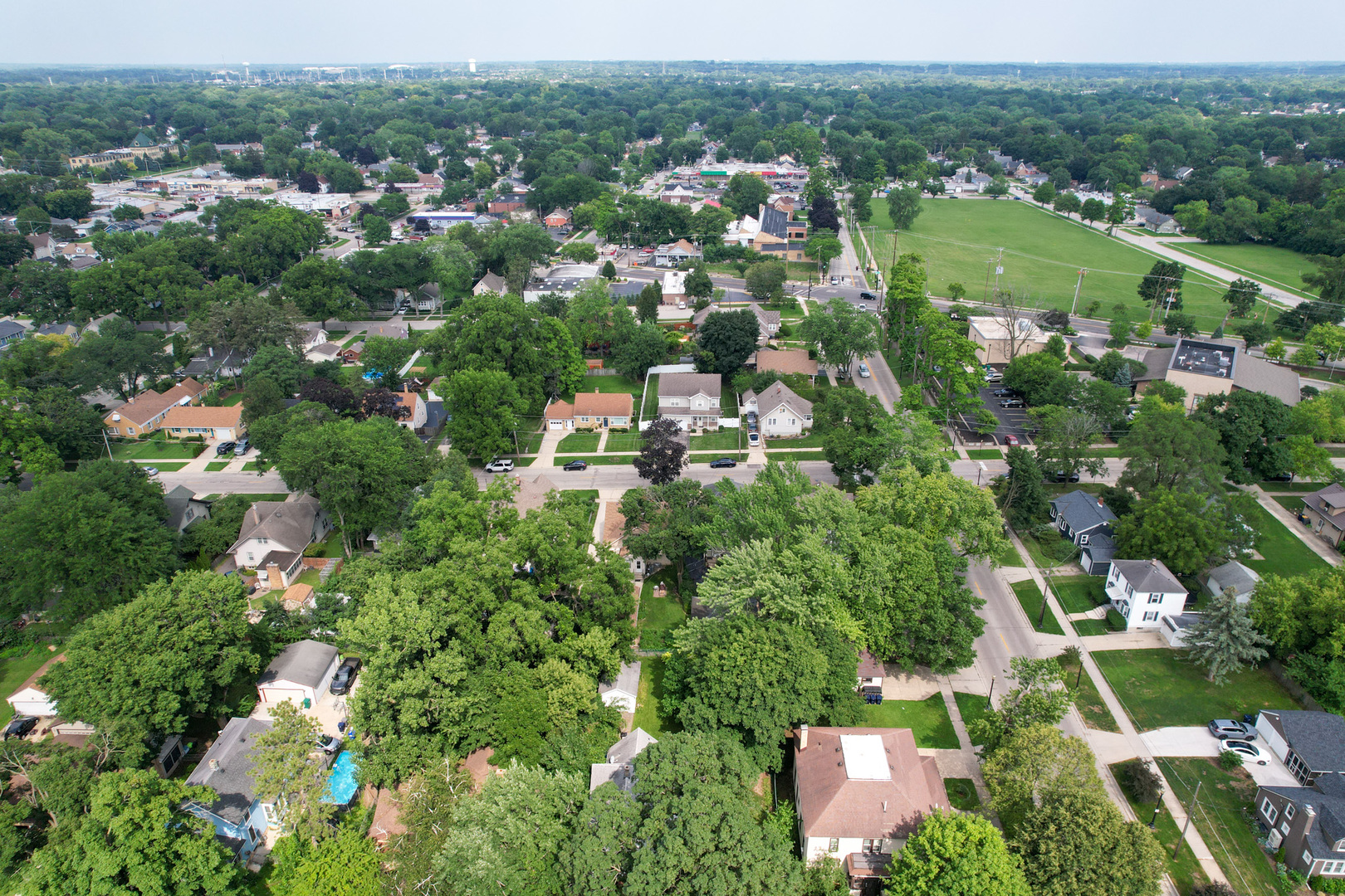 909 BELLEVUE Avenue, Elgin, IL 60120