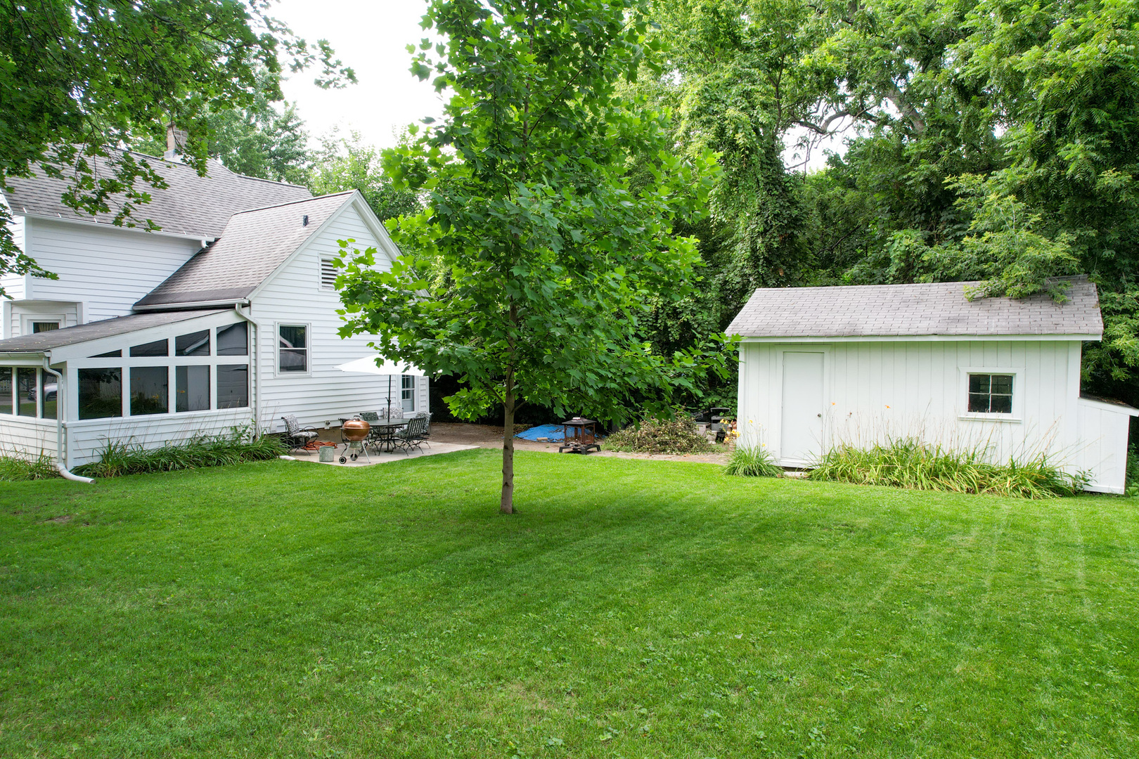 909 BELLEVUE Avenue, Elgin, IL 60120