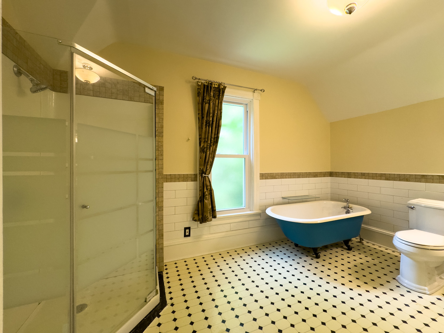 909 BELLEVUE Avenue, Elgin, IL 60120