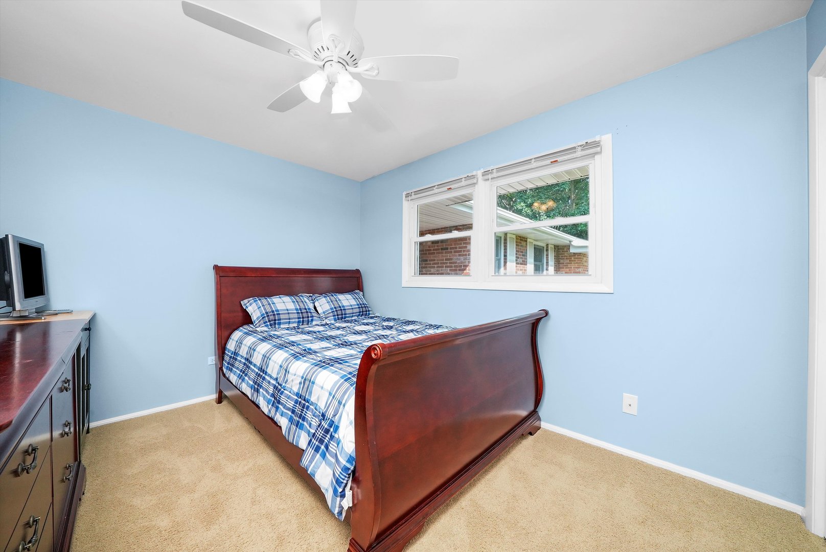5119 N Ridgeway Road, Ringwood, IL 60072