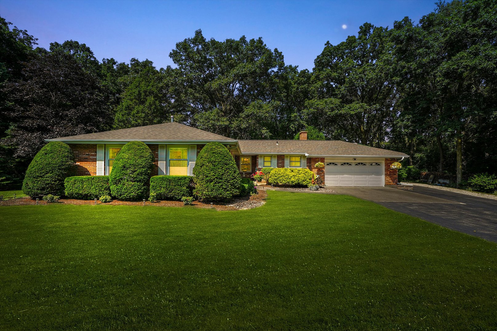 5119 N Ridgeway Road, Ringwood, IL 60072