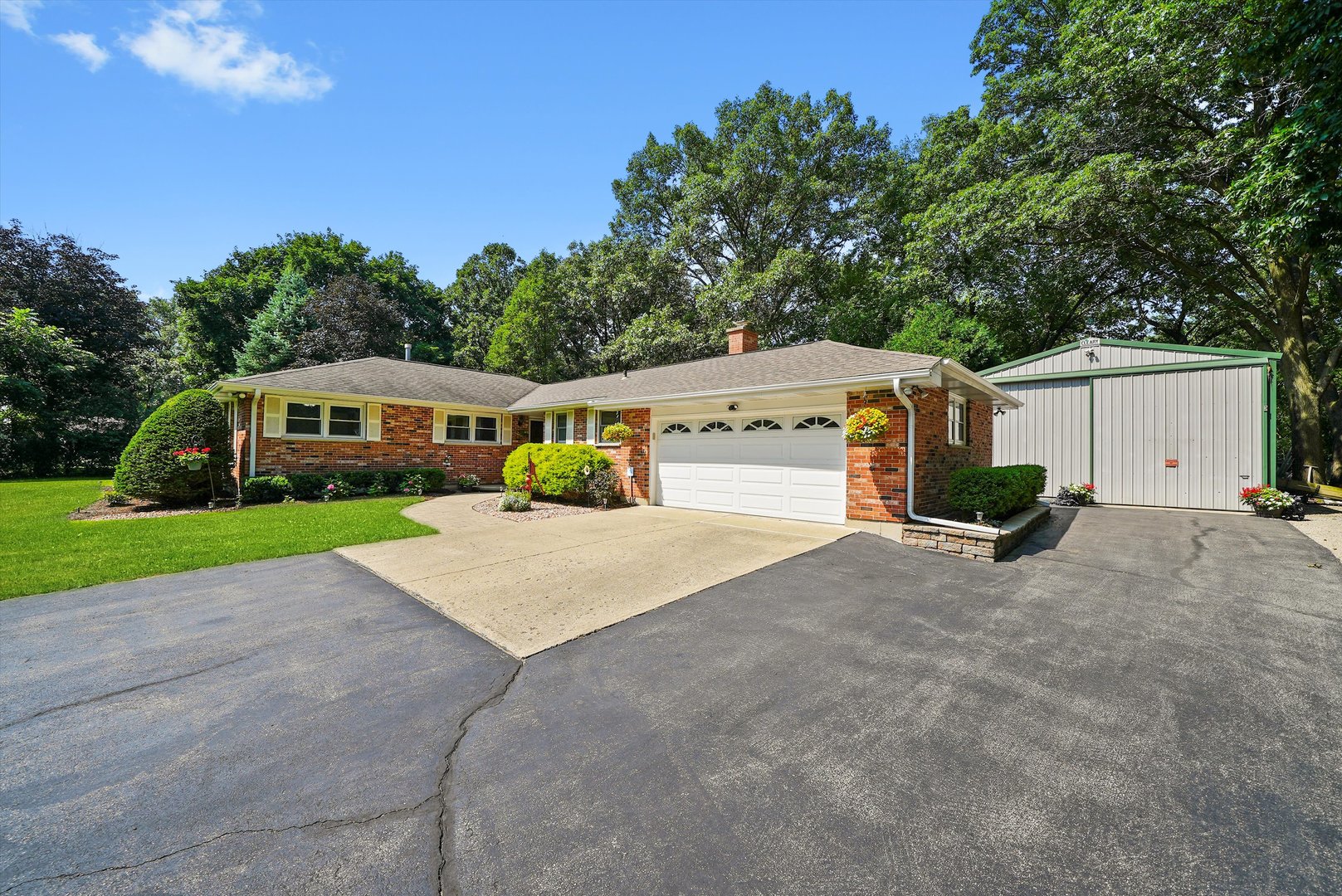 5119 N Ridgeway Road, Ringwood, IL 60072