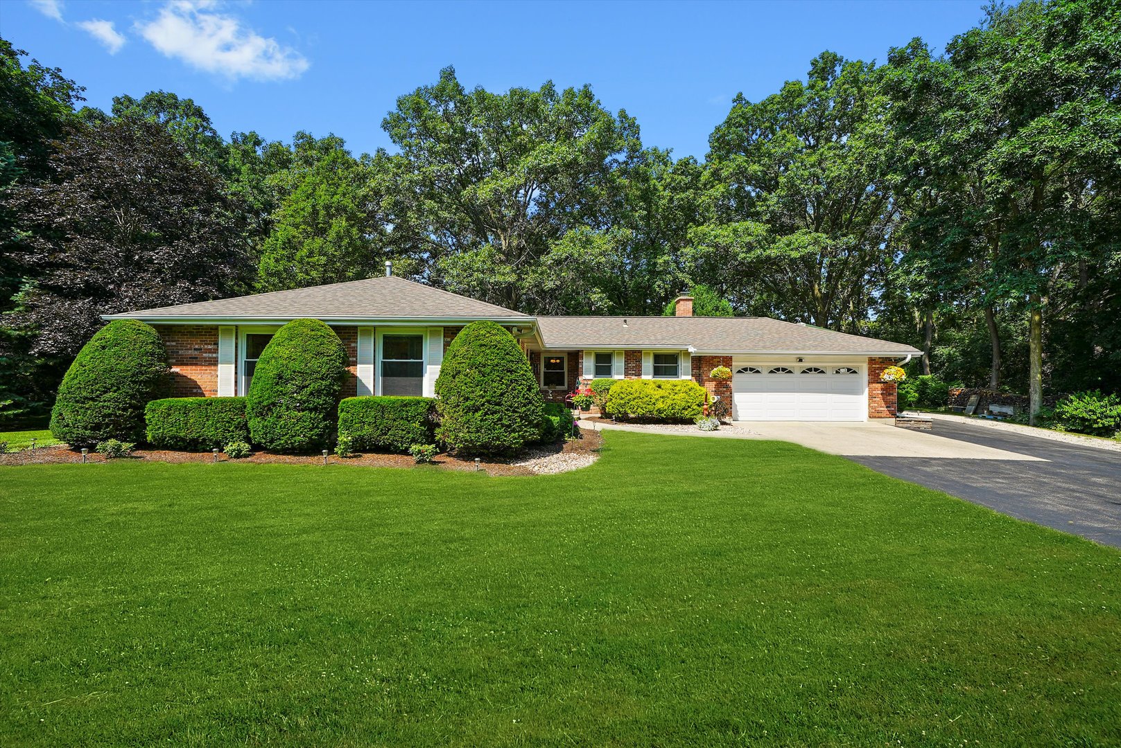 5119 N Ridgeway Road, Ringwood, IL 60072