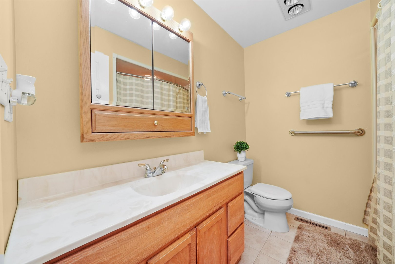 5119 N Ridgeway Road, Ringwood, IL 60072