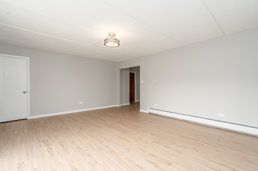 21 S Waiola Avenue #7, La Grange, IL 60525