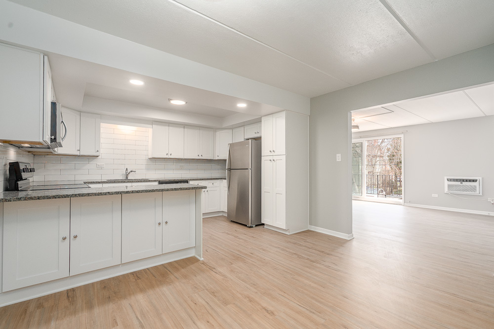 21 S Waiola Avenue #7, La Grange, IL 60525