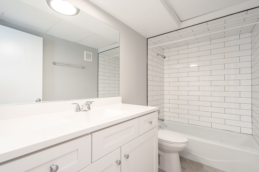 21 S Waiola Avenue #7, La Grange, IL 60525