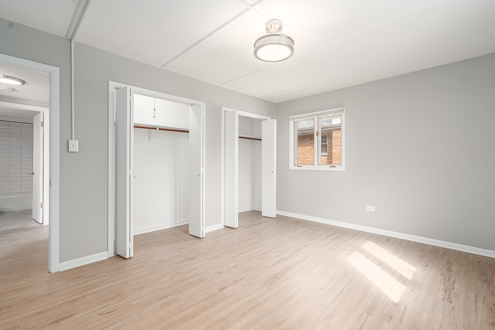 21 S Waiola Avenue #8, La Grange, IL 60525