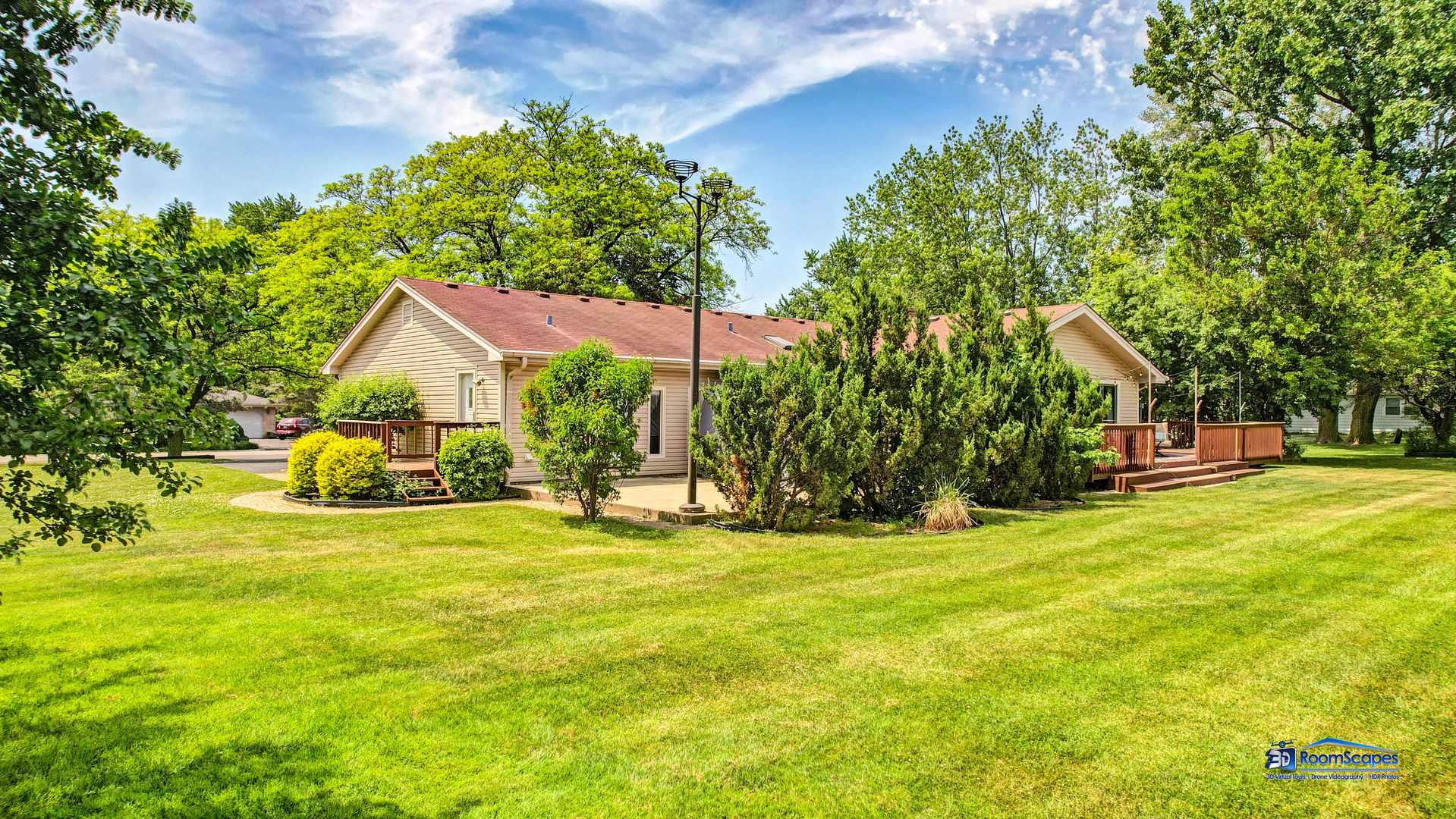 2226 Shannondale Road, Green Oaks, IL 60048