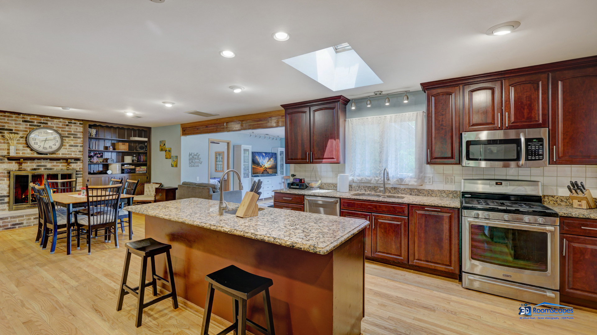2226 Shannondale Road, Green Oaks, IL 60048