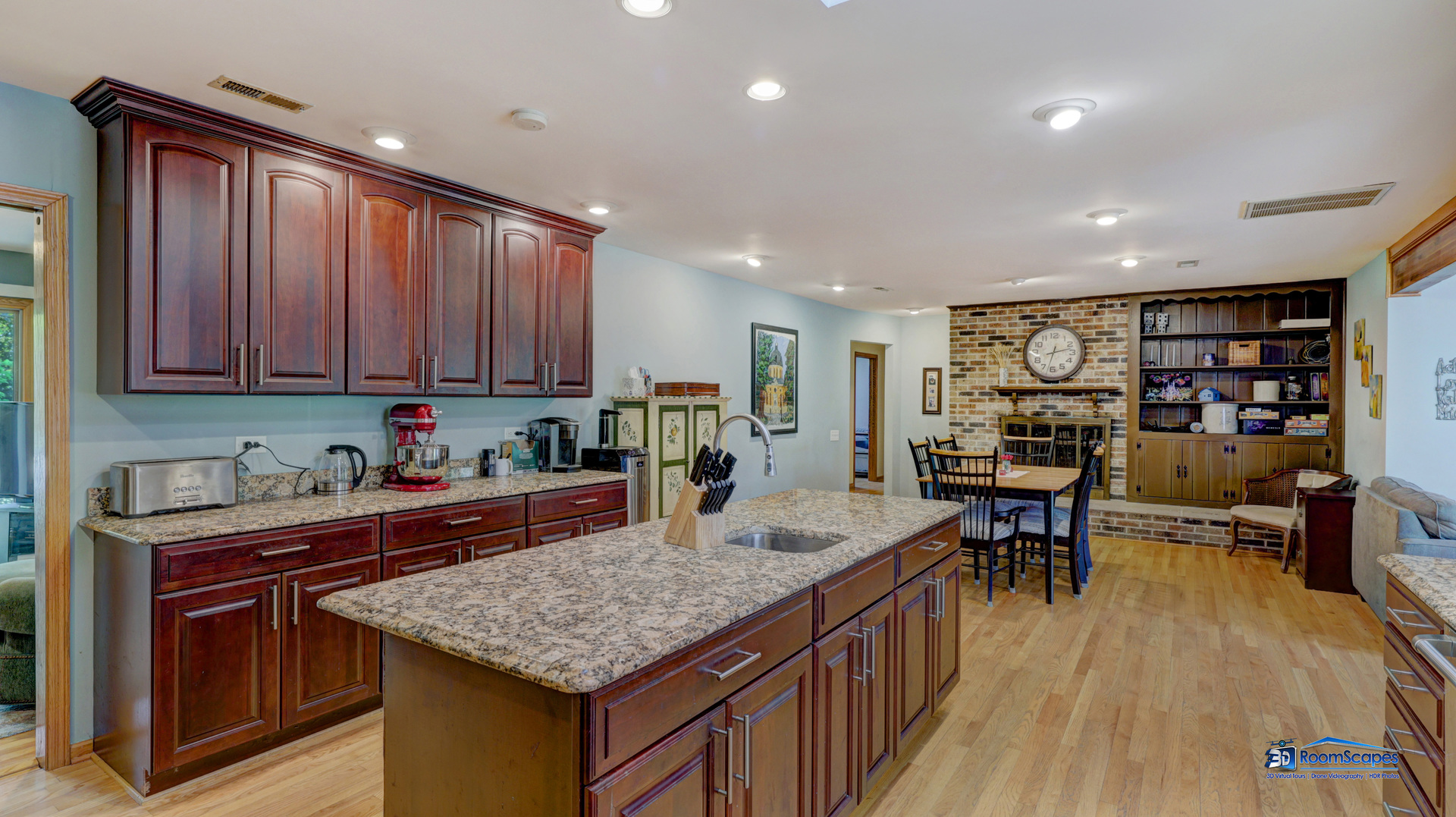 2226 Shannondale Road, Green Oaks, IL 60048