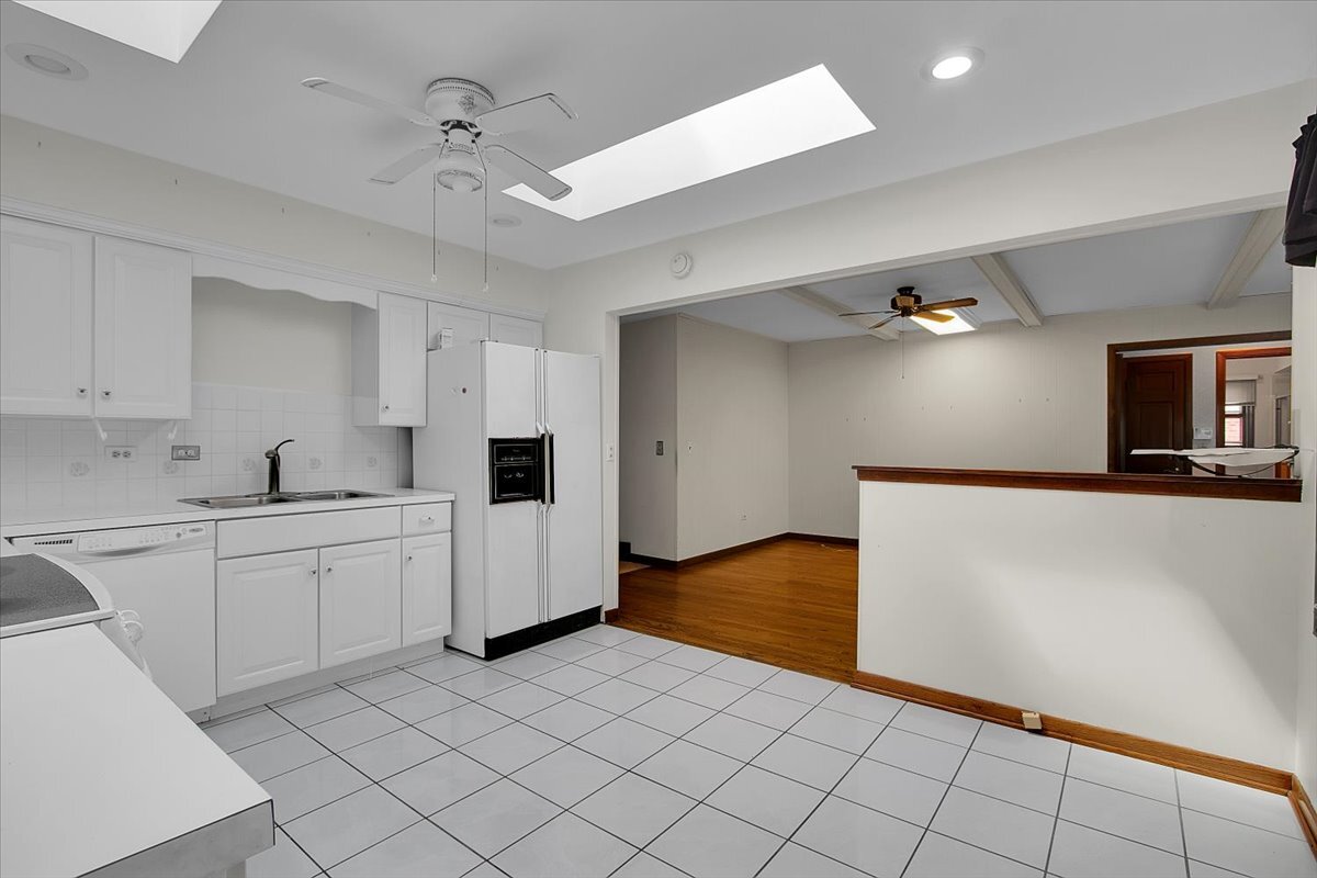 1040 E Grissom Drive, Palatine, IL 60074