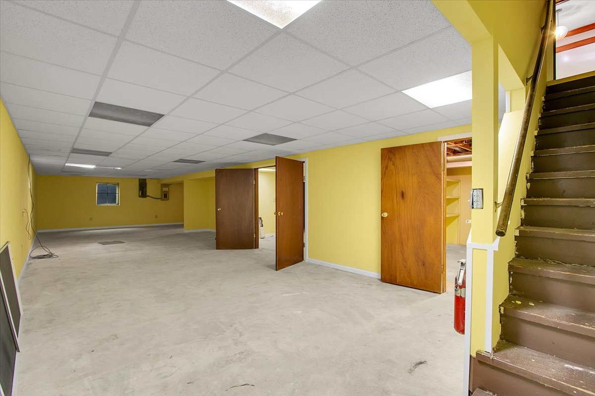 1040 E Grissom Drive, Palatine, IL 60074