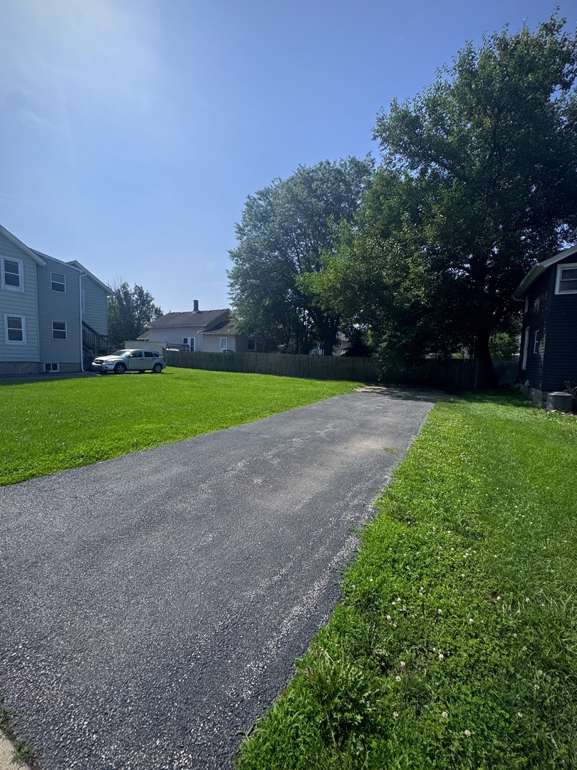 324 N Union Street, Aurora, IL 60505