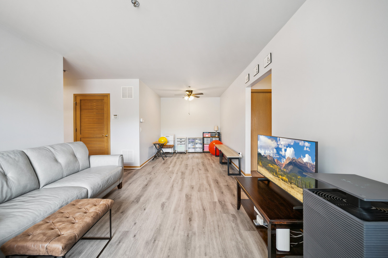 941 N Swift Road #201, Addison, IL 60101