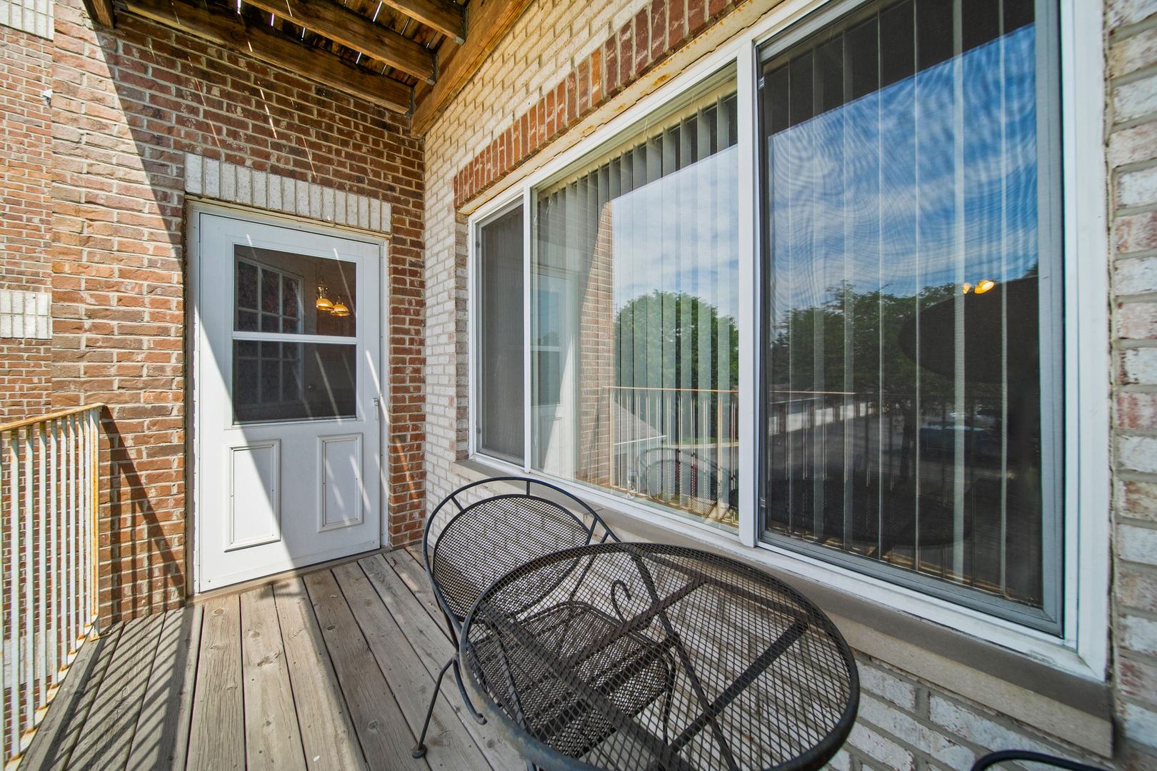 941 N Swift Road #201, Addison, IL 60101