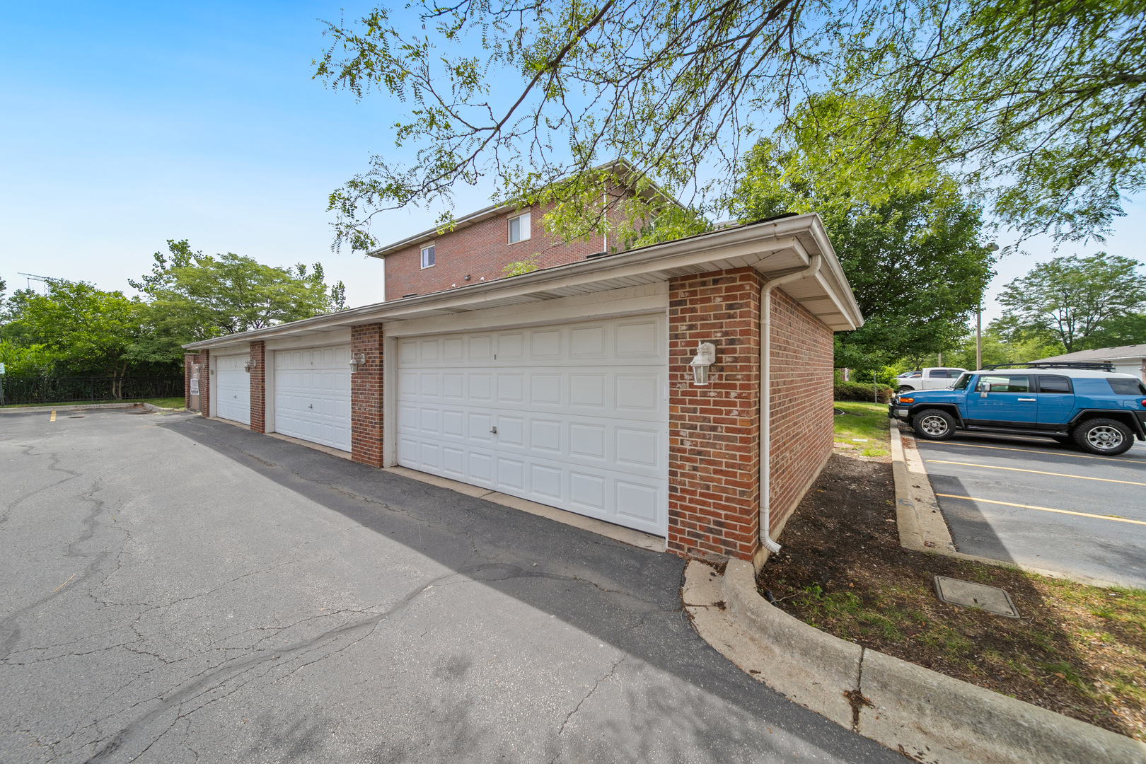 941 N Swift Road #201, Addison, IL 60101