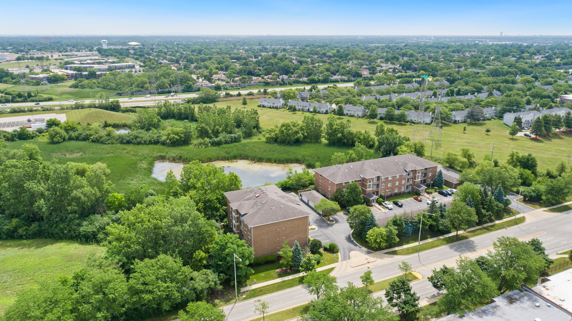 941 N Swift Road #201, Addison, IL 60101