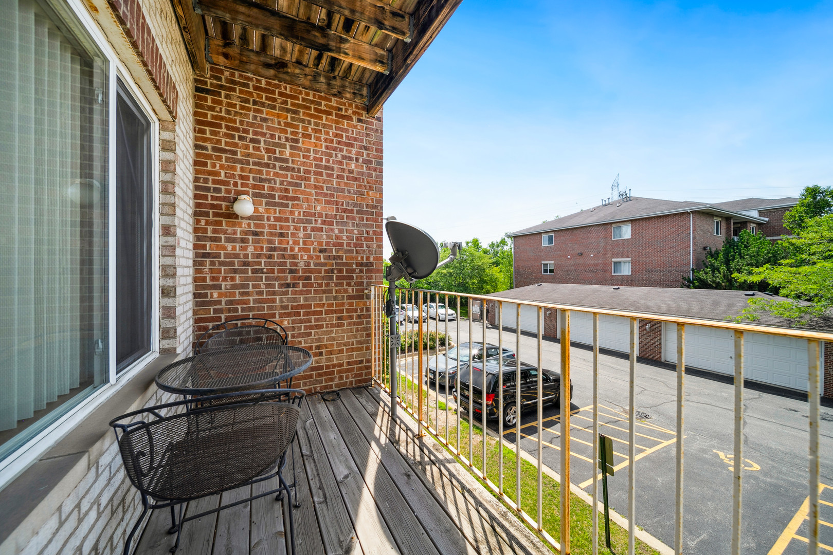 941 N Swift Road #201, Addison, IL 60101