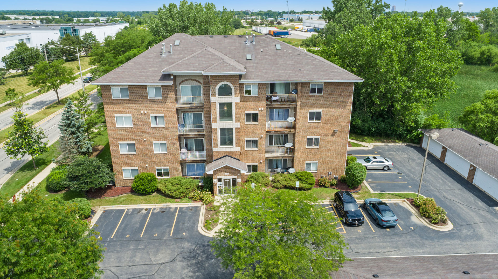 941 N Swift Road #201, Addison, IL 60101