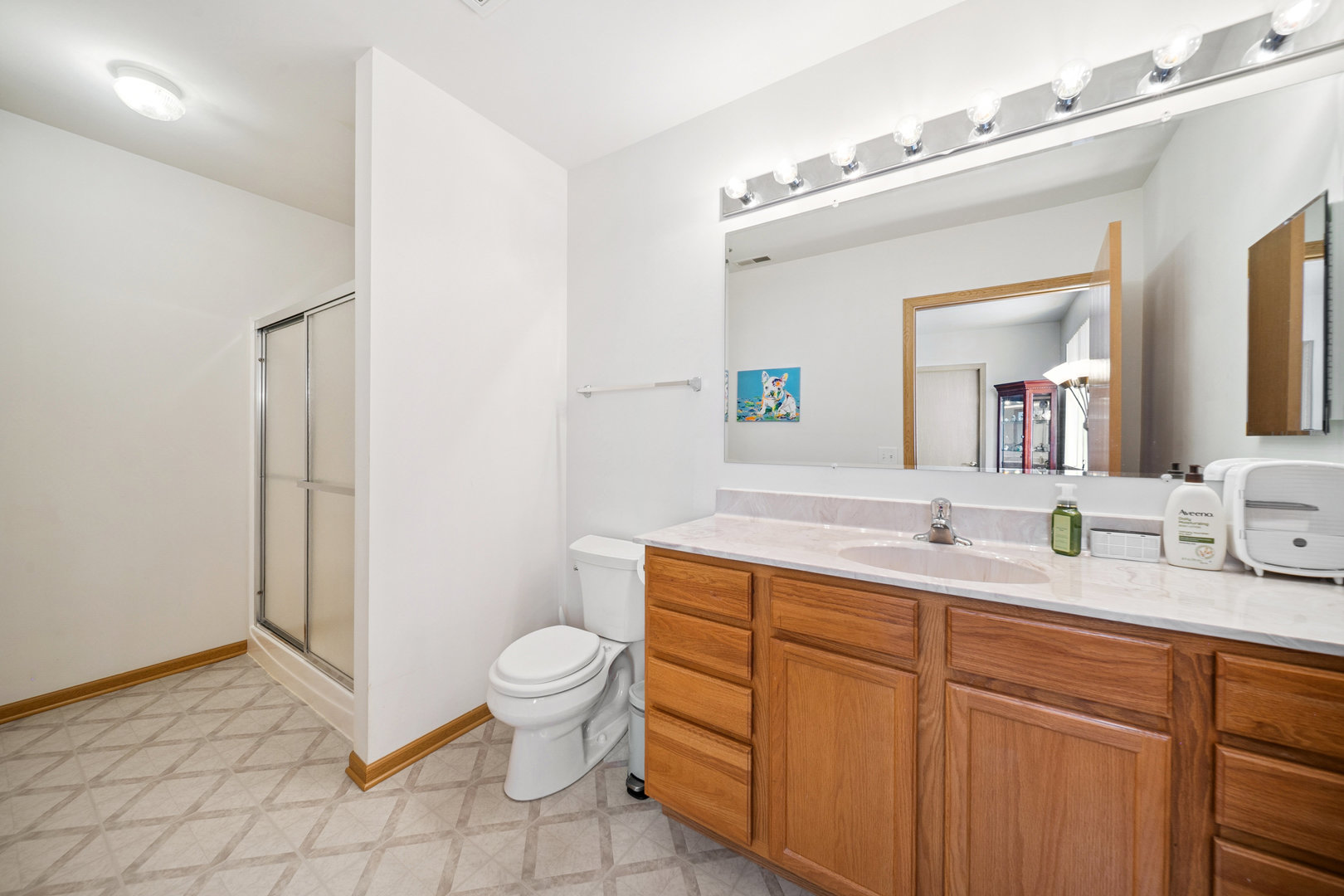 941 N Swift Road #201, Addison, IL 60101