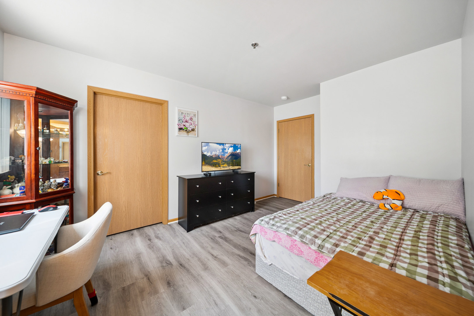941 N Swift Road #201, Addison, IL 60101