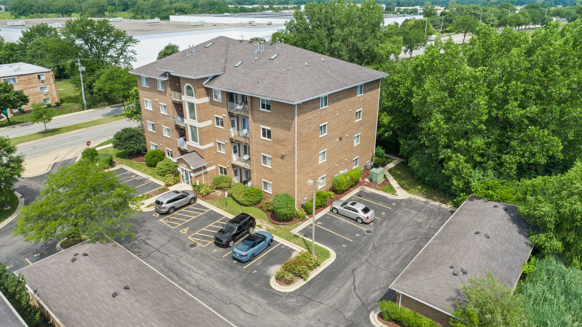 941 N Swift Road #201, Addison, IL 60101