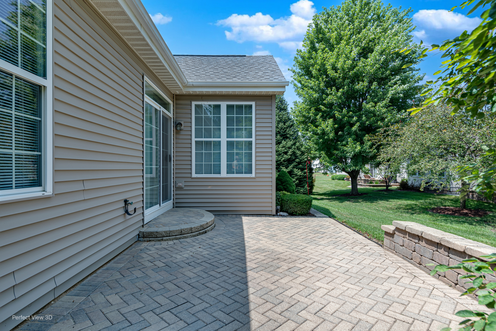16400 Grandwood Lake Drive, Crest Hill, IL 60403