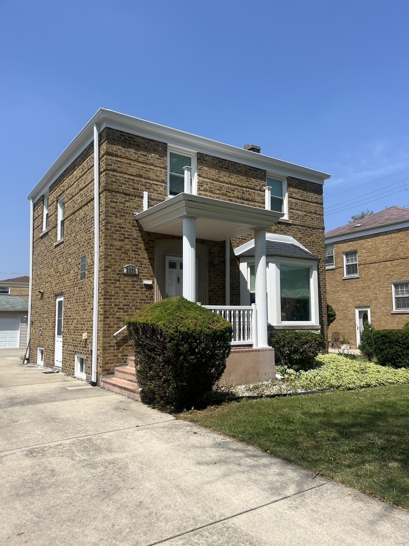 2222 S 15th Avenue, North Riverside, IL 60546