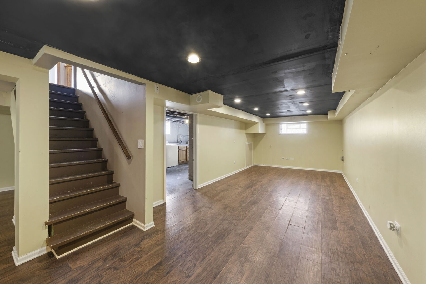 202 S Harvard Avenue, Villa Park, IL 60181