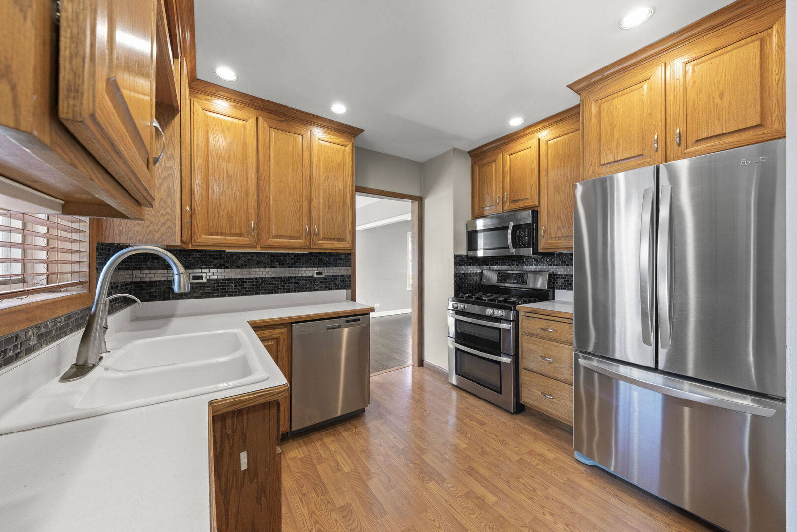 202 S Harvard Avenue, Villa Park, IL 60181