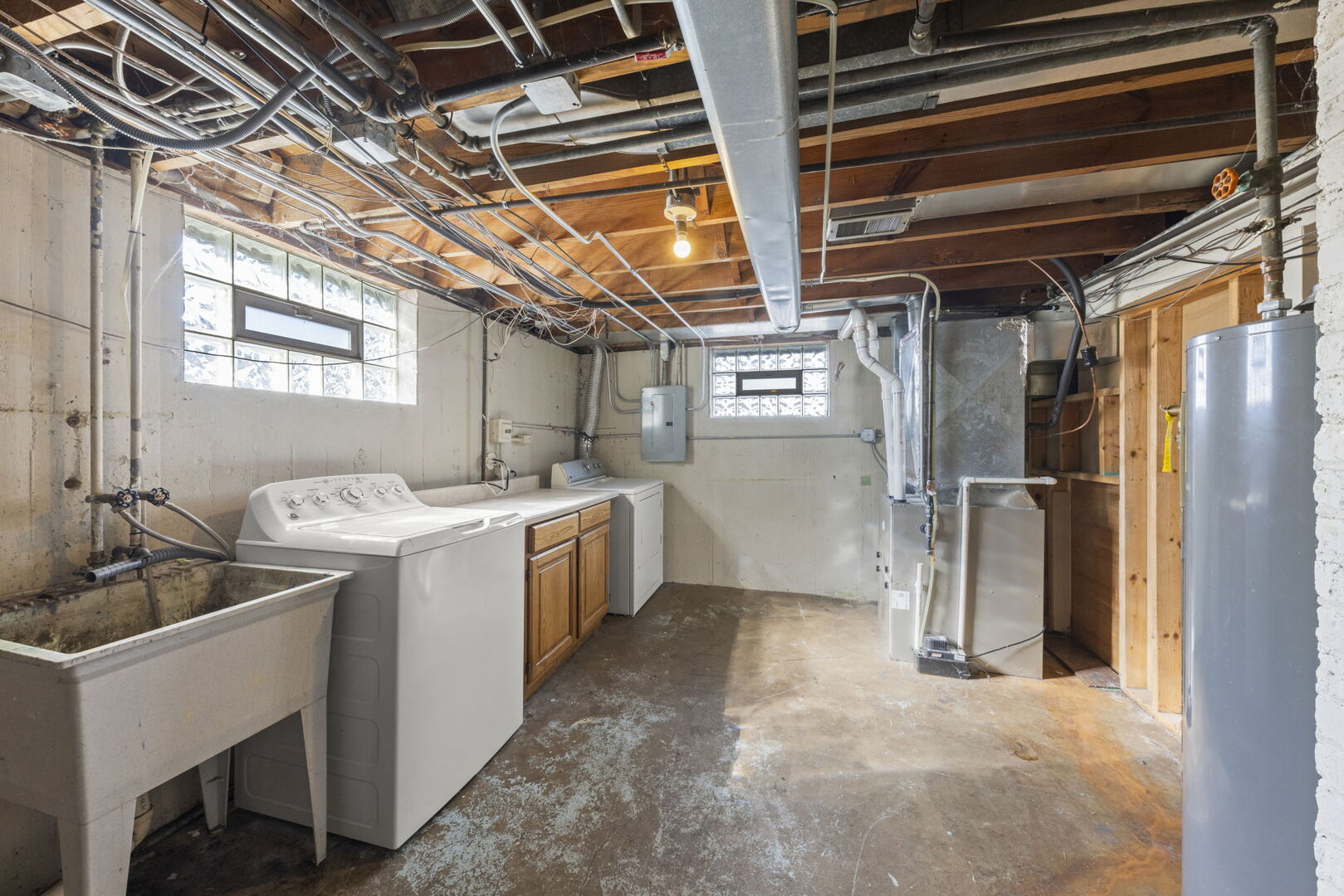 202 S Harvard Avenue, Villa Park, IL 60181