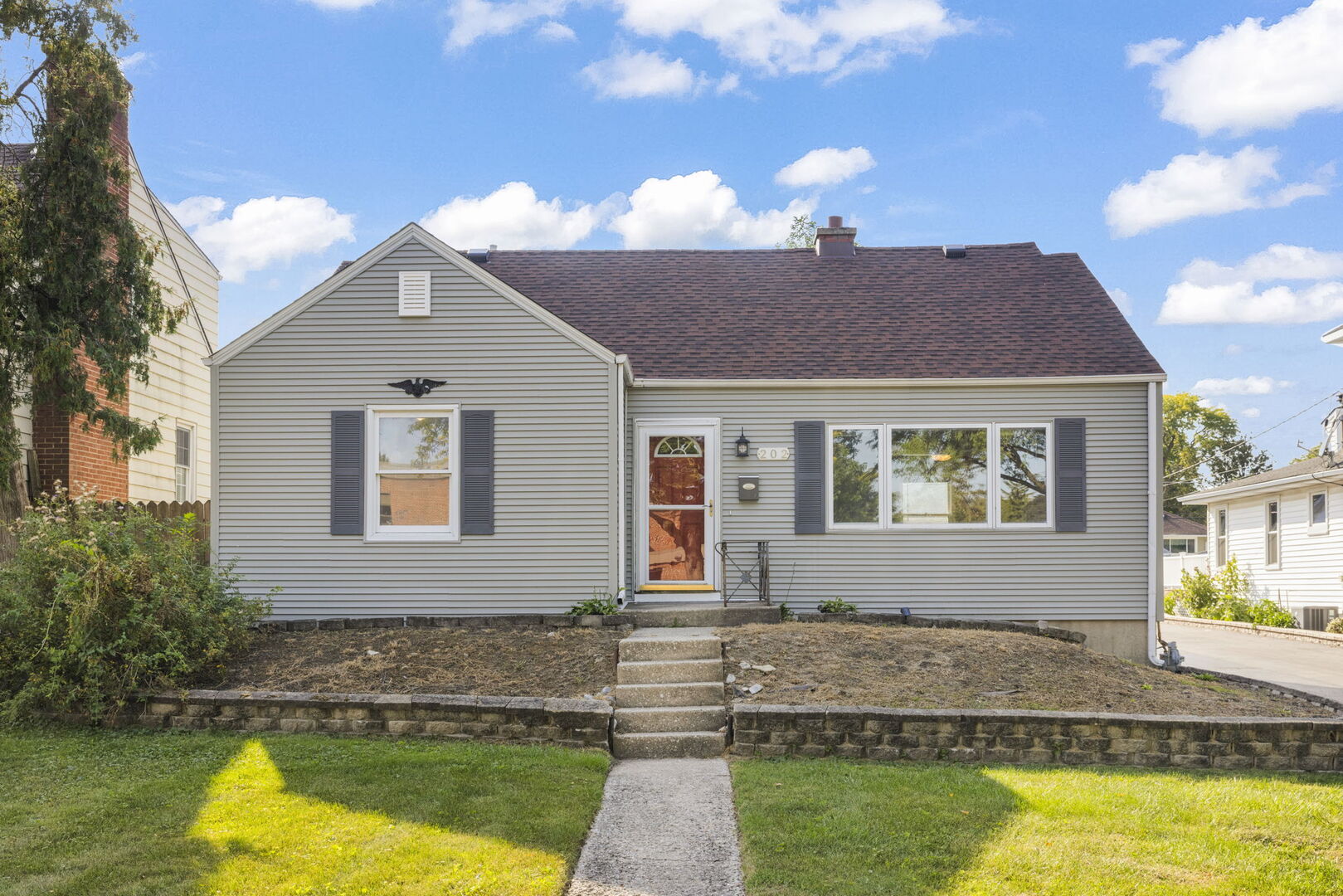 202 S Harvard Avenue, Villa Park, IL 60181