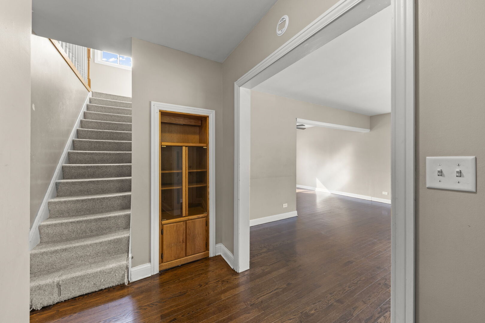 202 S Harvard Avenue, Villa Park, IL 60181