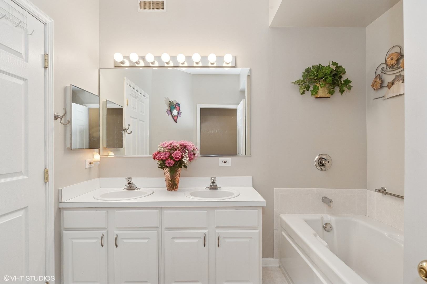 3125 Town Square Drive #408, Rolling Meadows, IL 60008