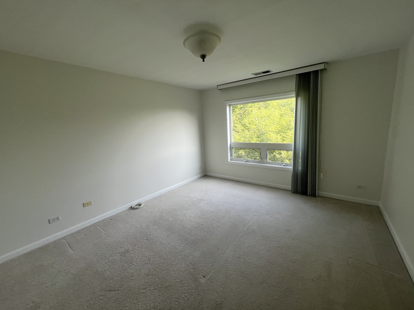 1635 N Milwaukee Avenue #403, Libertyville, IL 60048