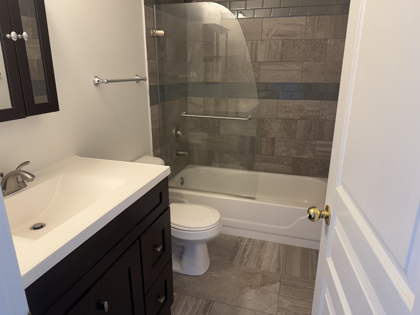 1635 N Milwaukee Avenue #403, Libertyville, IL 60048