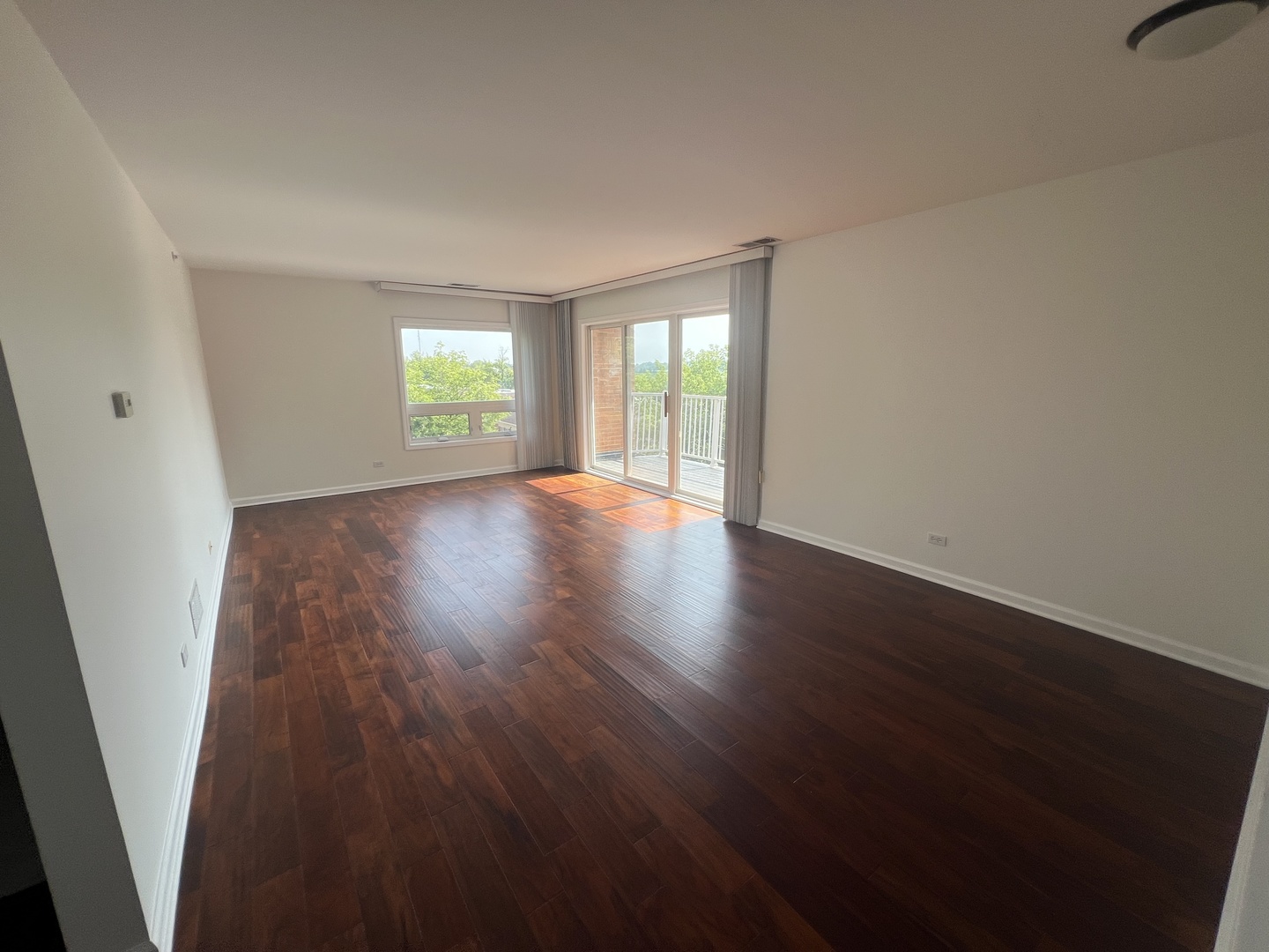 1635 N Milwaukee Avenue #403, Libertyville, IL 60048