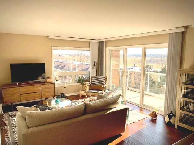 1635 N Milwaukee Avenue #403, Libertyville, IL 60048
